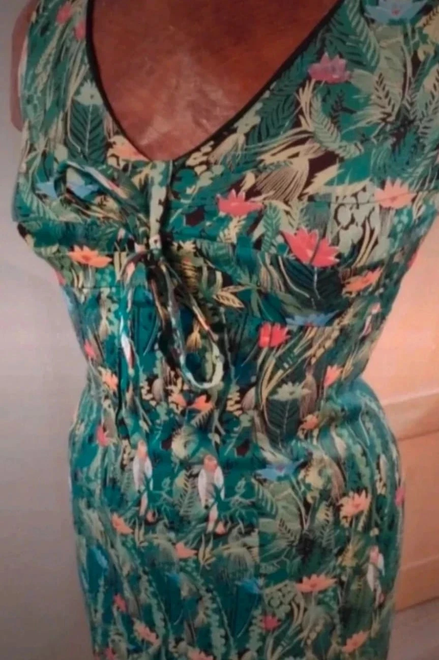 Vestido muito longo feito à mão com tecido de aves da selva T36/38 – photo 3